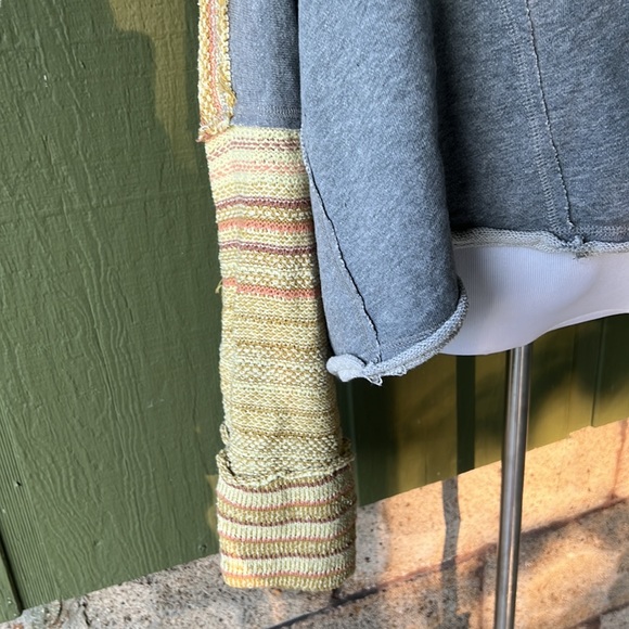 Free people, multi textures and fabrics in the front and back cropped top - Picture 4 of 5